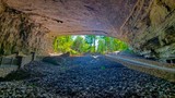Entr&eacute;e dans Cathedral Caverns