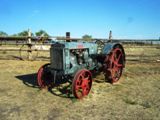 Vieux tracteur à Fielding Garr Ranch
