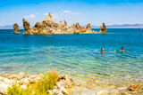 Baignade dans Mono Lake