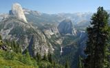 Half Dome, Nevada Falls et Vernal Falls, vus de Panorama Trail