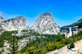 Liberty Cap et Nevada Fall, vus de John Muir Trail
