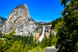 Liberty Cap et Nevada Fall, vus de John Muir Trail