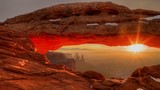 Lever de Soleil sur Mesa Arch