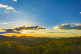 Lever de Soleil vu depuis Thornton Hollow Overlook