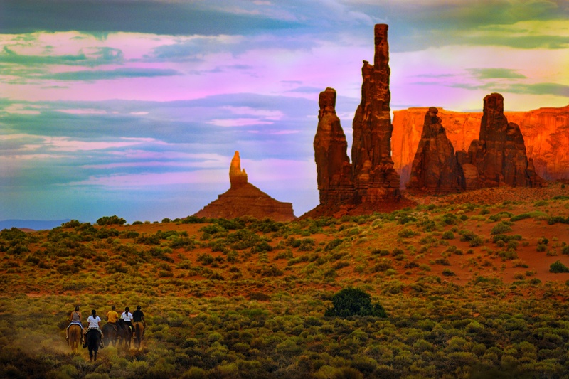 Balade à cheval à Monument Valley