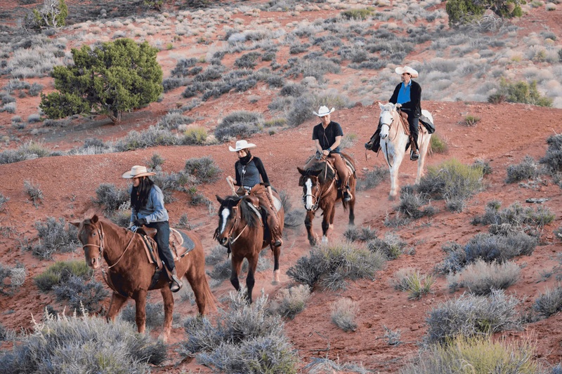 Balade à cheval à Monument Valley