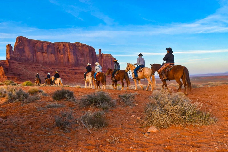 Balade à cheval à Monument Valley