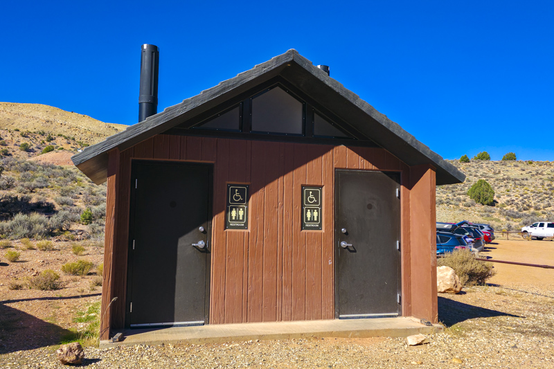 Toilettes s&egrave;ches &agrave; un trailhead