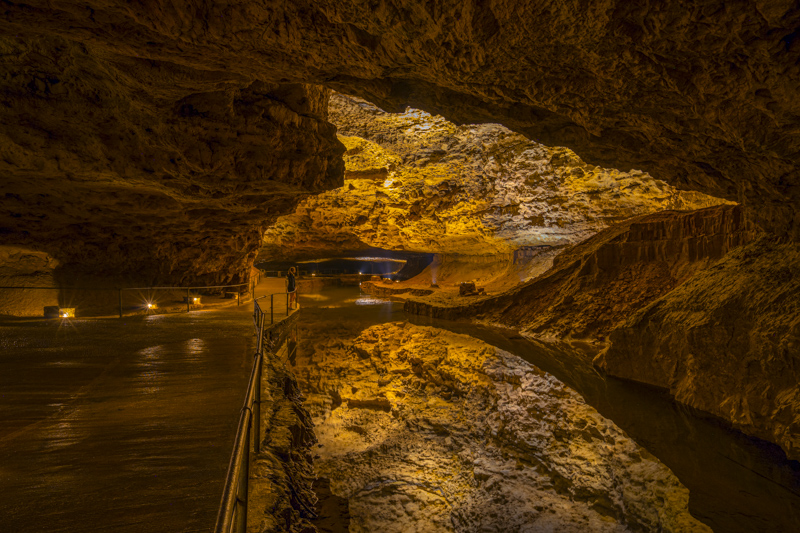 Meramec Caverns
