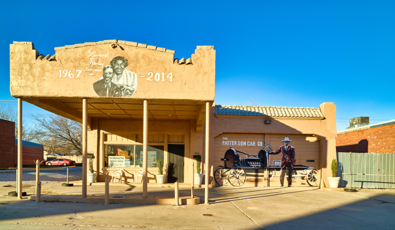 Leonard and Shirley Robinson's Service Station