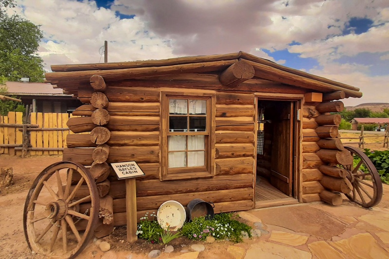 Hanson Bayles Family Cabin