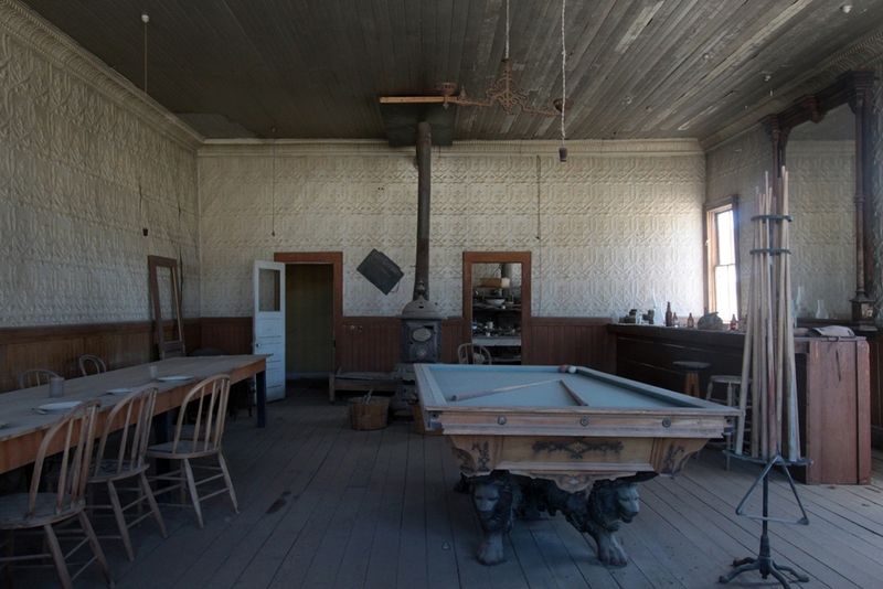 Intérieu d' un saloon