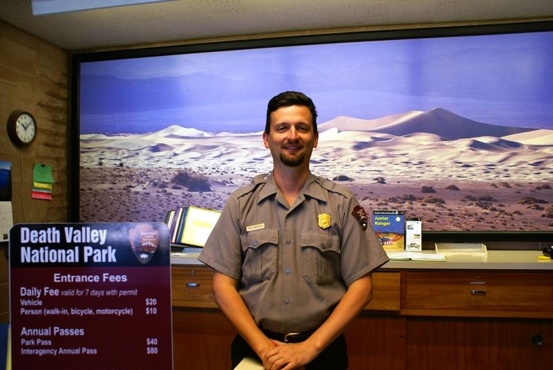 Un Ranger au Visitor Center