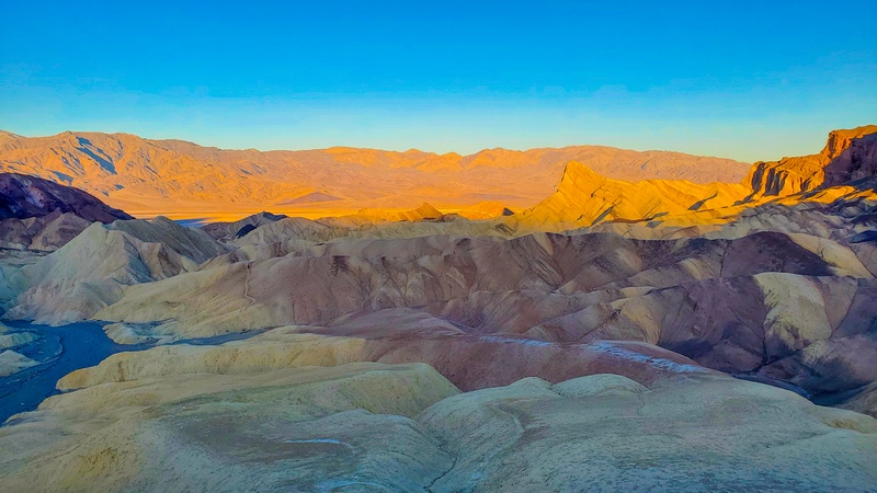 Zabriskie Point au lever du Soleil