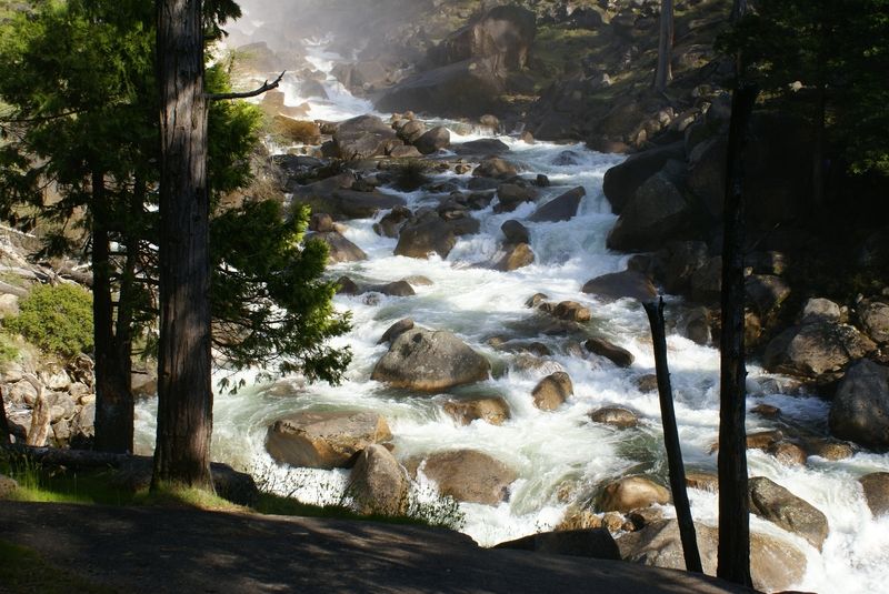 Merced River, sur Mist Trail
