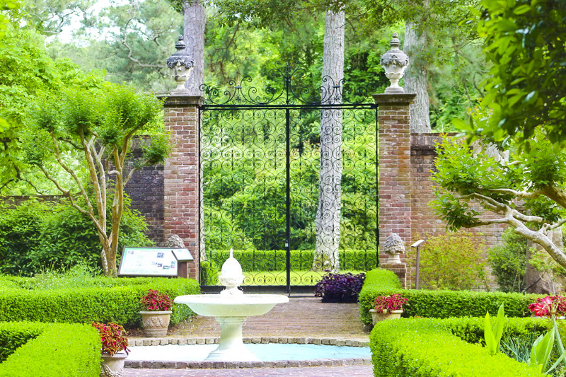 The Elizabethan Gardens