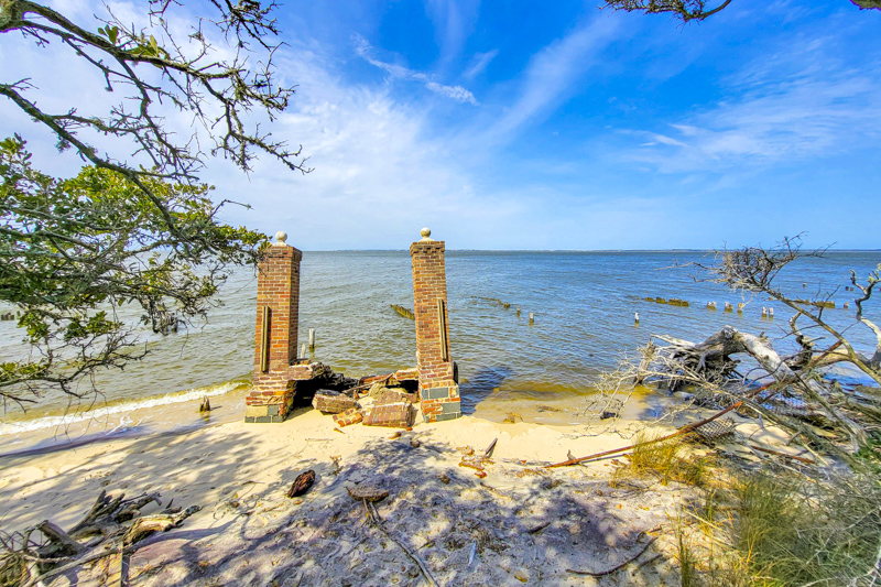 The Elizabethan Gardens