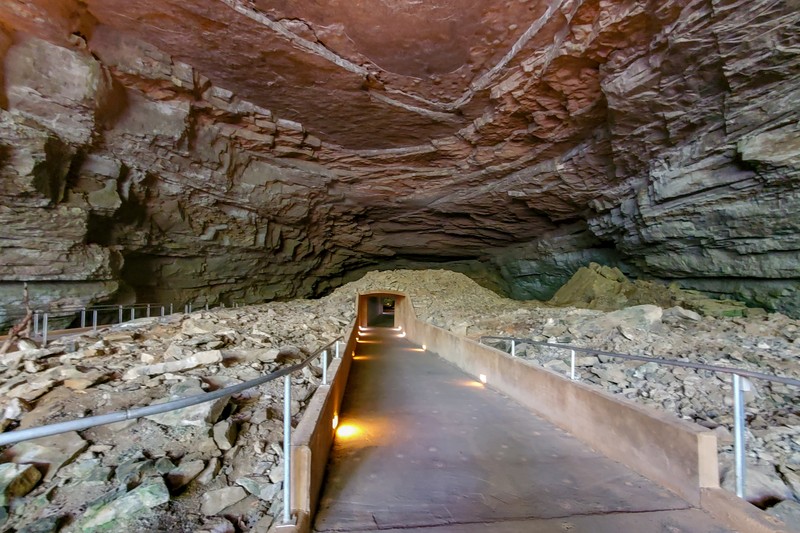 Entrée dans Cathedral Caverns