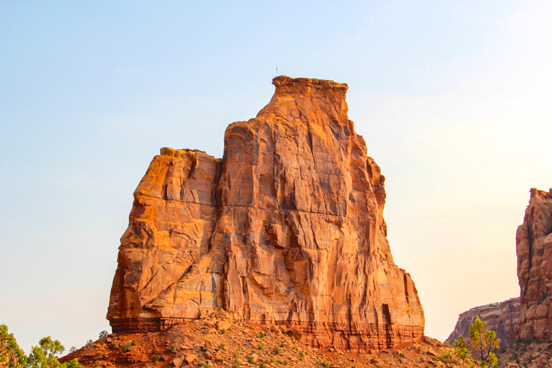 Independence Monument, vu de Upper Monument Canyon Trail