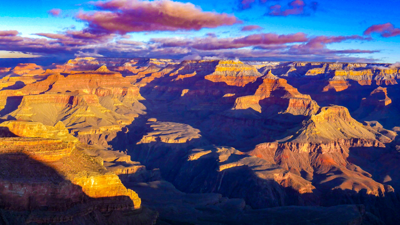 Lever de Soleil sur le Grand Canyon
