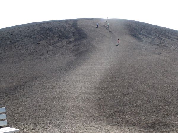 La montée de Inferno Cone : 800m bien pentus