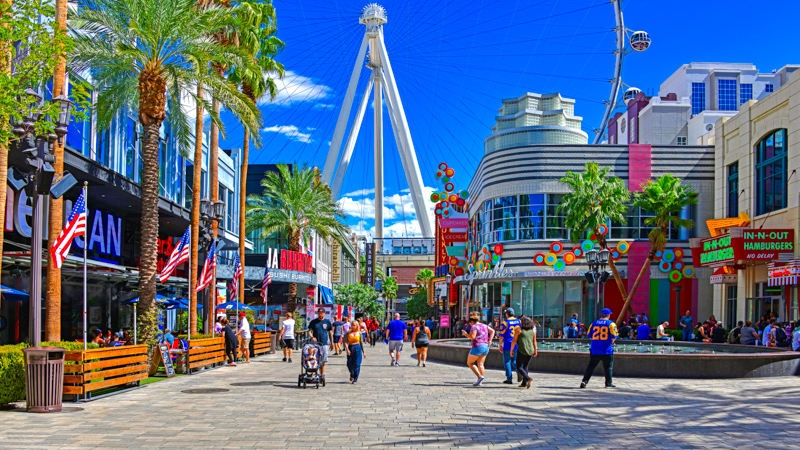 The LINQ Promenade