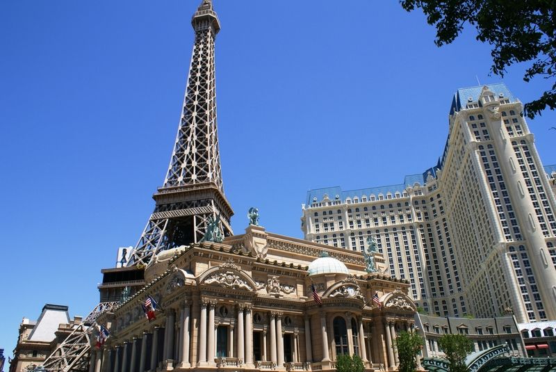 Le Paris