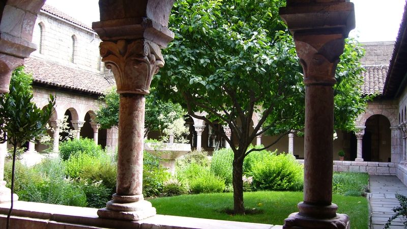 Metropolitan Museum of Art : The Cloisters