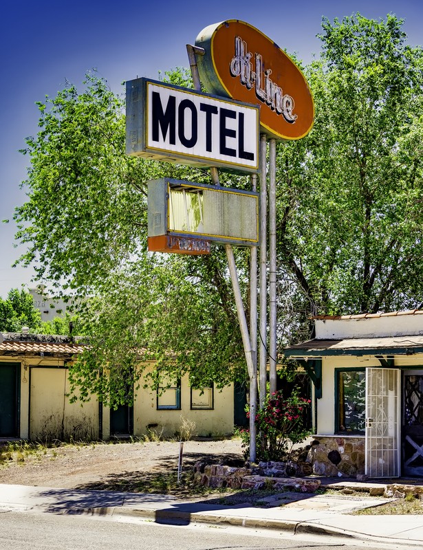 Hi-Line Motel