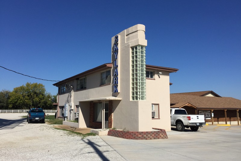 Skylark Motel