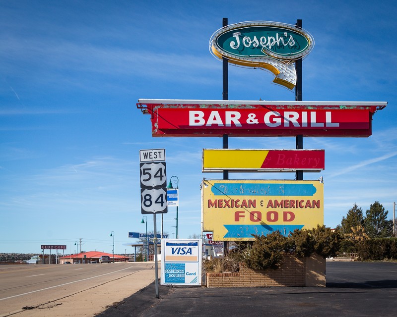 Joseph's Bar & Grill
