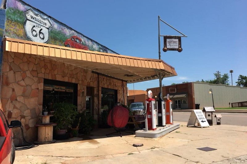 Cecil's Gas Station