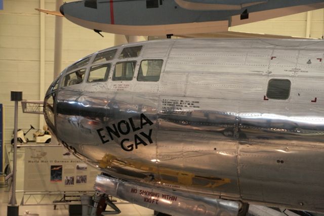 B29 Enola Gay