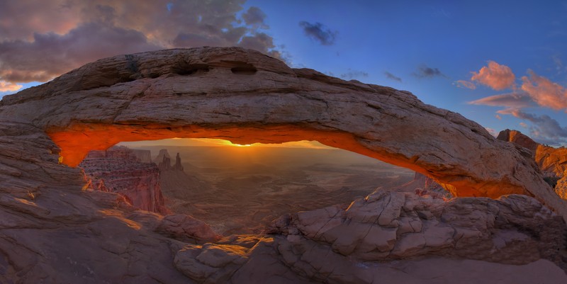 Lever de Soleil sur Mesa Arch