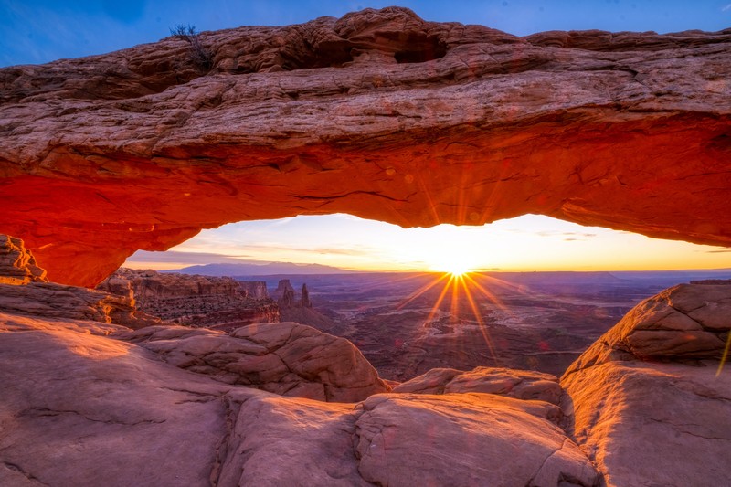 Lever de Soleil sur Mesa Arch