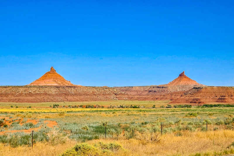 The North and South Six Shooters