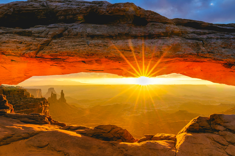 Lever de Soleil sur Mesa Arch