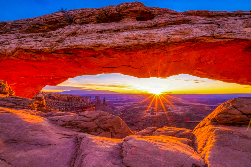 Lever de Soleil sur Mesa Arch