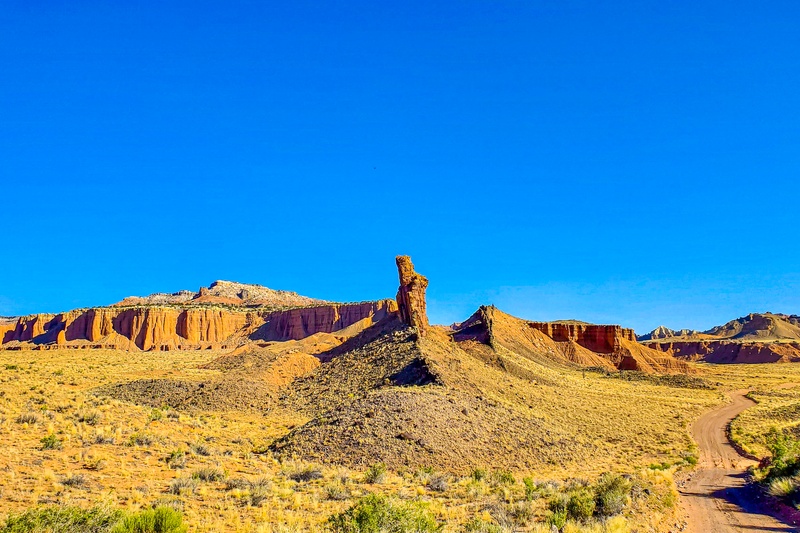 Cathedral Valley Loop