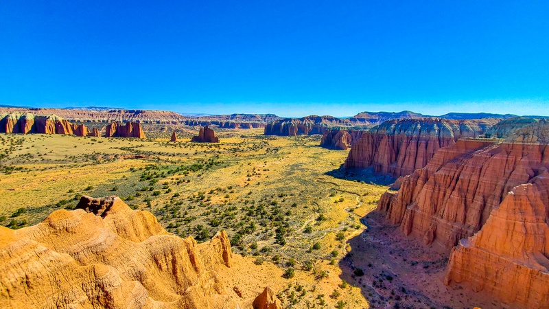 Upper Cathedral Valley Overlook