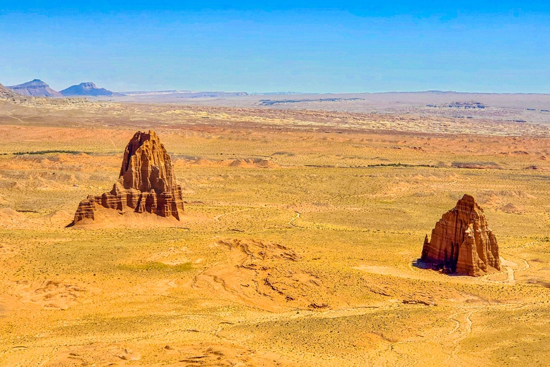 Lower Cathedral Valley Overlook