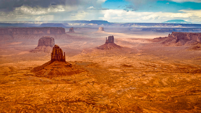 Survol de Monument Valley