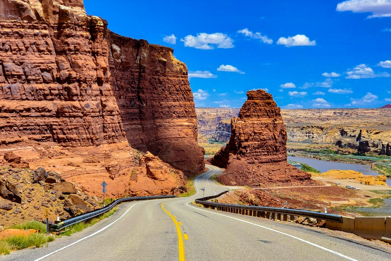 La route UT95 pr&egrave;s de Hite Overlook