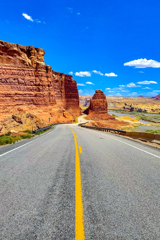 La route UT95 pr&egrave;s de Hite Overlook