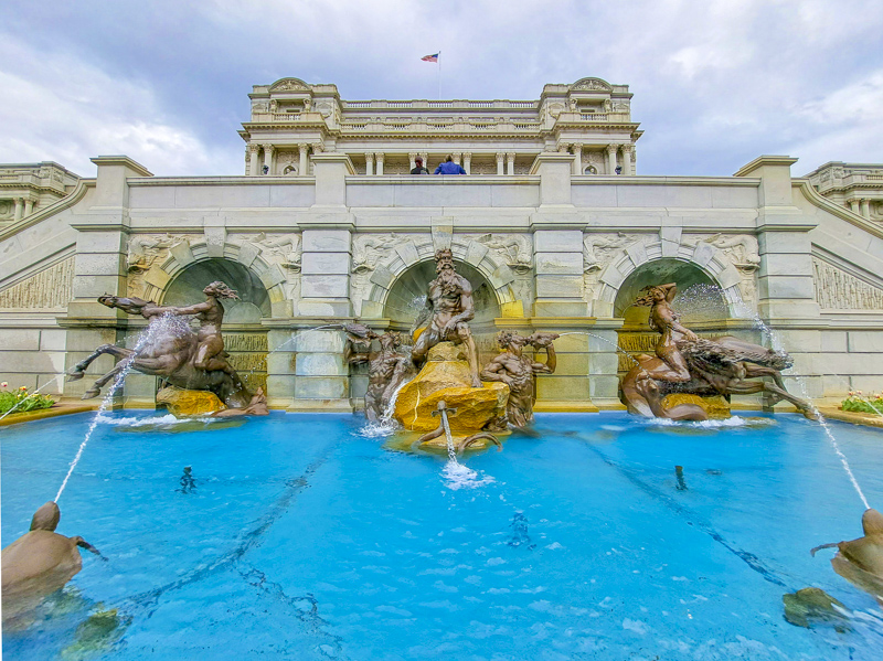 Court of Neptune Fountain