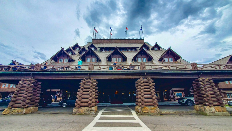 Old Faithful Inn
