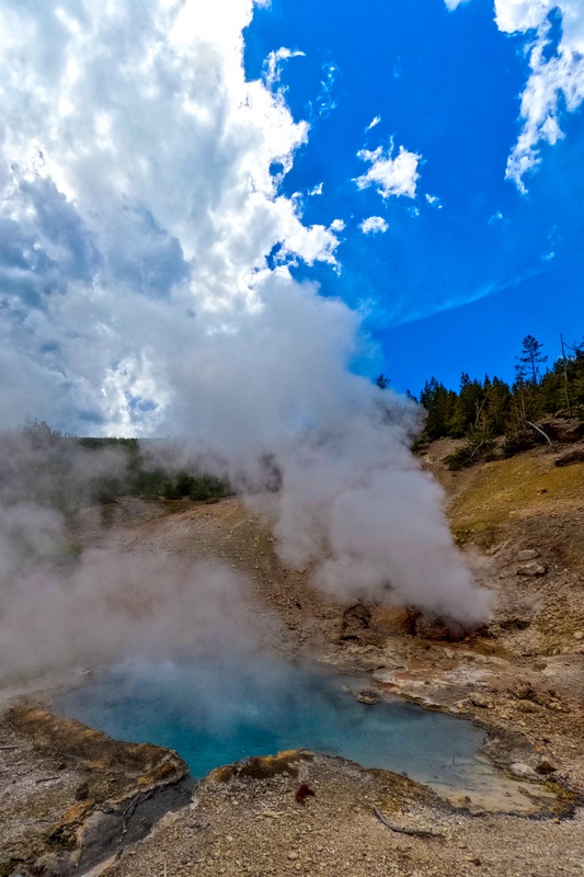 Beryl Spring - Yellowstone National Park - 191