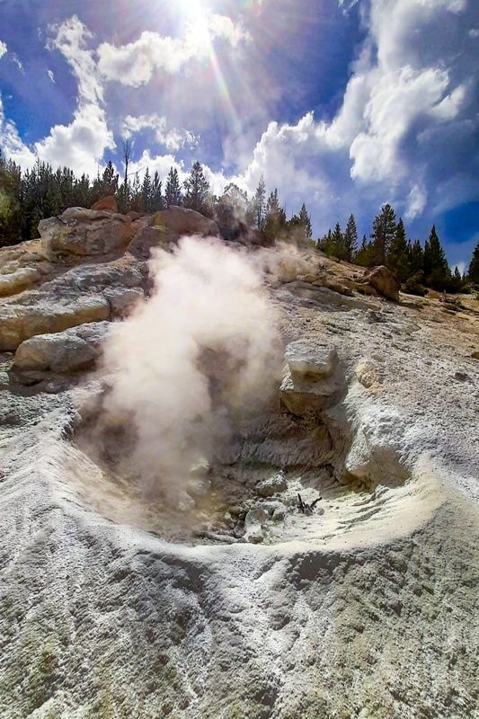 Monument Geyser Basin