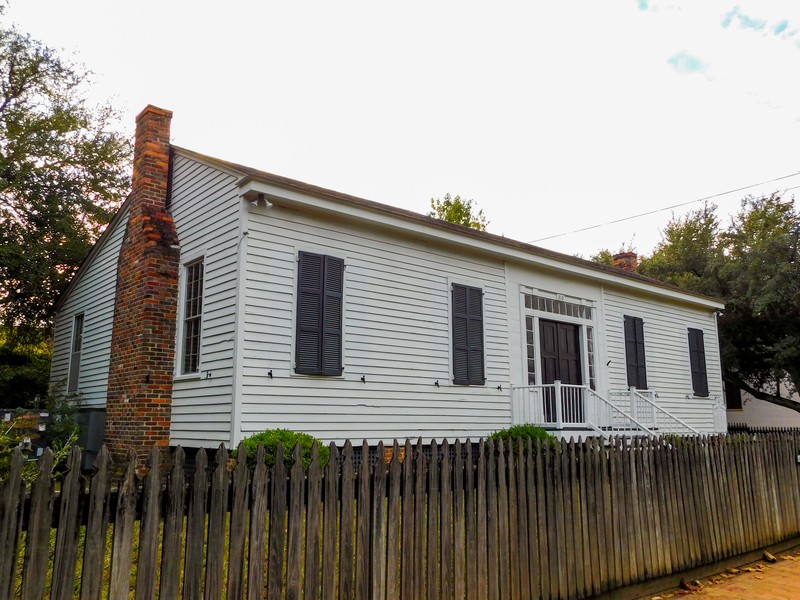 Lucas Tavern