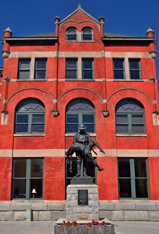 Rainbow Division Statue